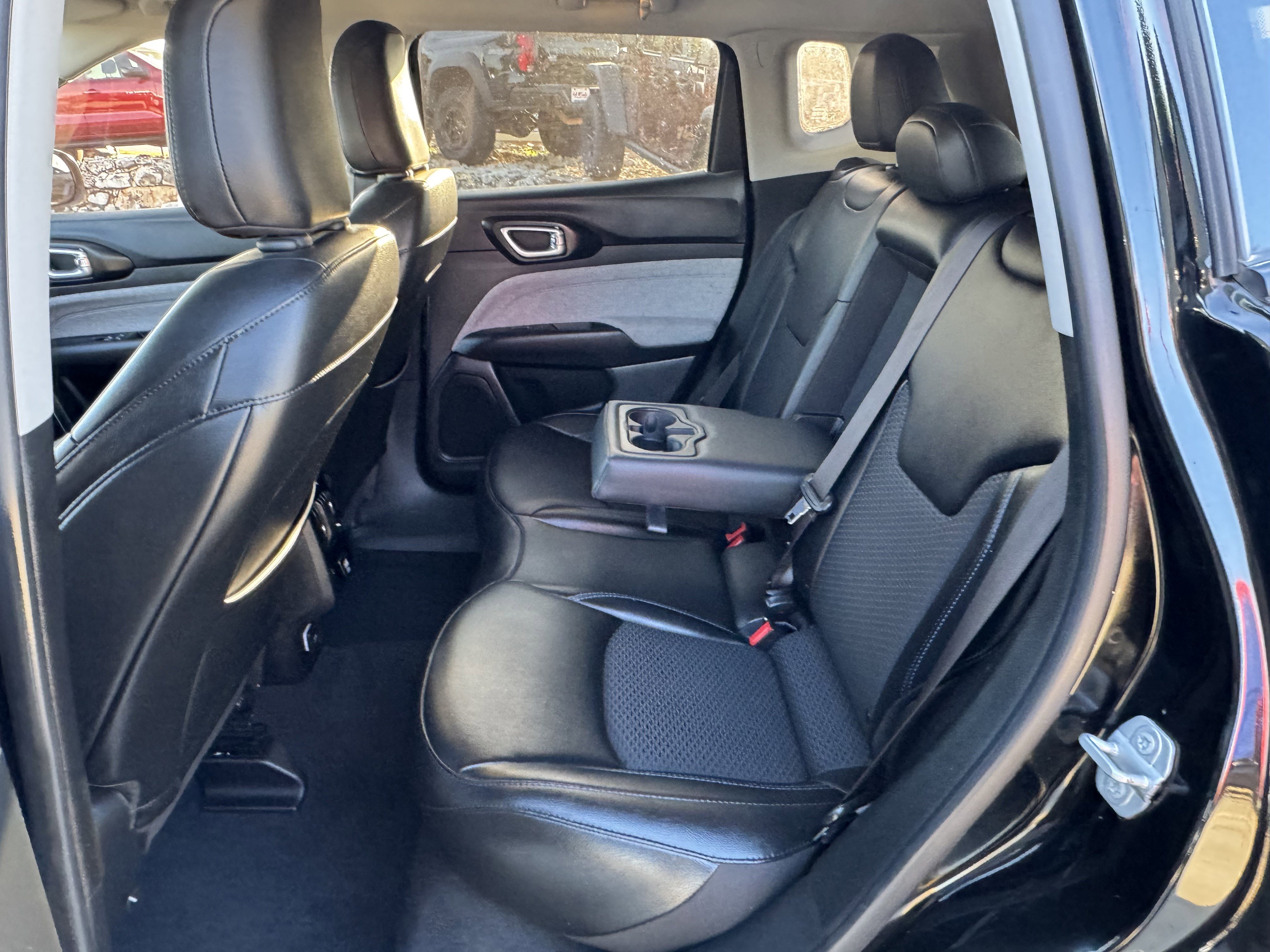 Used 2022 Jeep Compass Latitude image 11