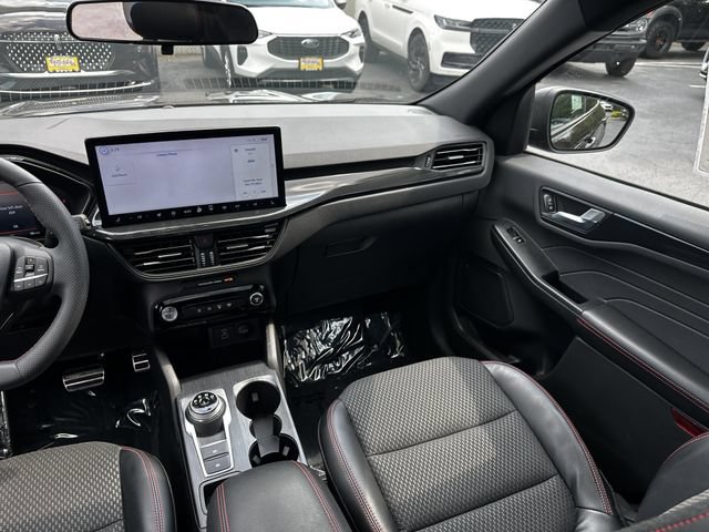 Certified 2023 Ford Escape ST-Line w/ Tech Pack #1 AWD/4WD image 17