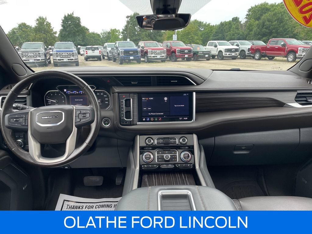 Used 2021 GMC Yukon Denali w/ Denali Premium Package AWD/4WD image 16