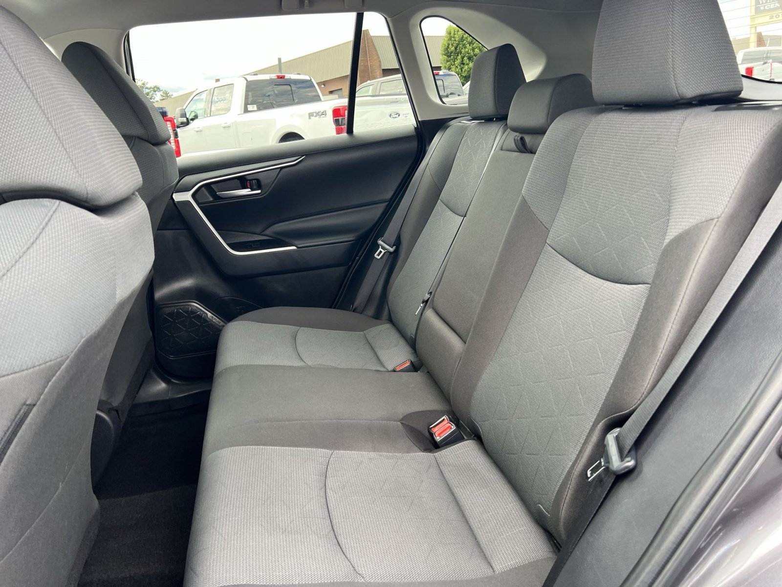 Used 2025 Toyota RAV4 XLE FWD image 23