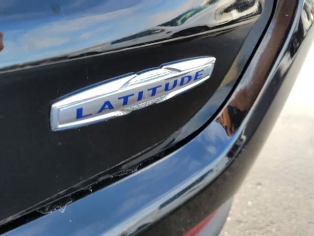 Used 2022 Jeep Compass Latitude image 11