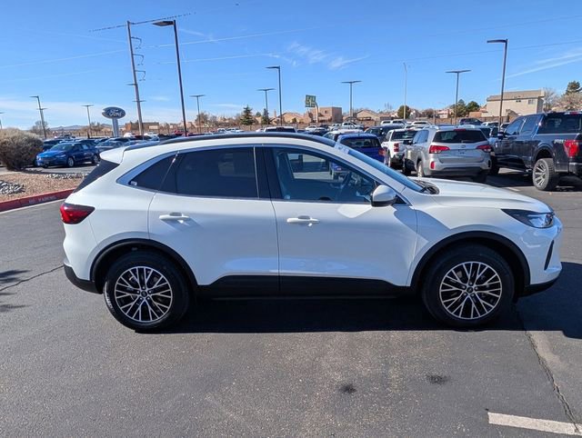 Certified 2025 Ford Escape SE w/ Class II Trailer Tow Package image 6