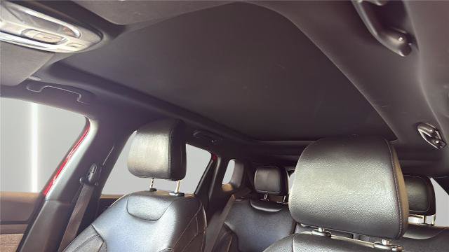Used 2025 Jeep Compass Latitude w/ Sun & Sound Group AWD/4WD image 16