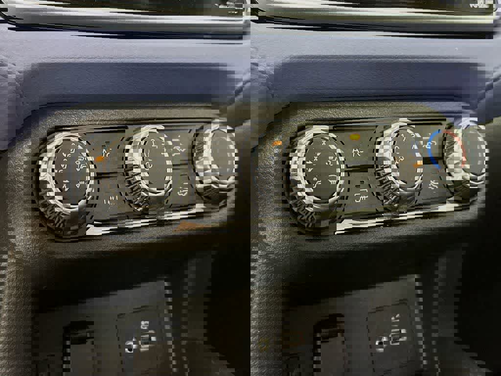 Used 2023 Nissan Versa SV image 16