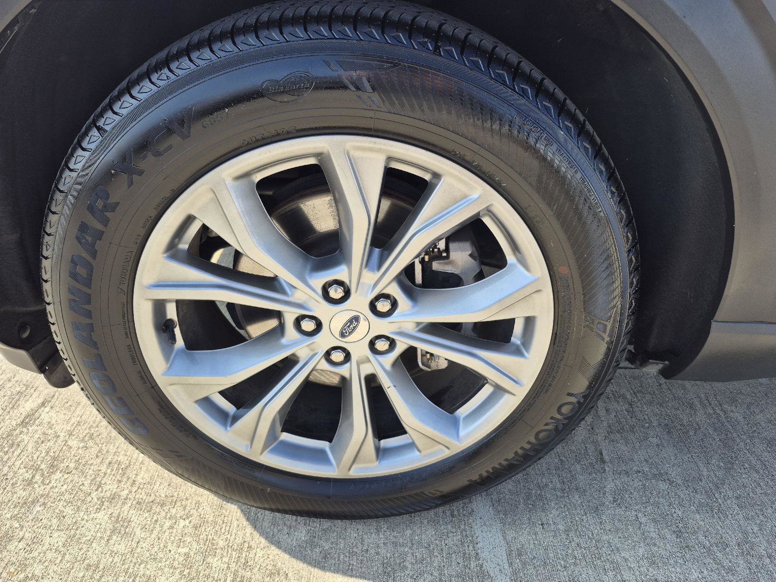 Certified 2023 Ford Explorer Limited w/ Equipment Group 301A image 3