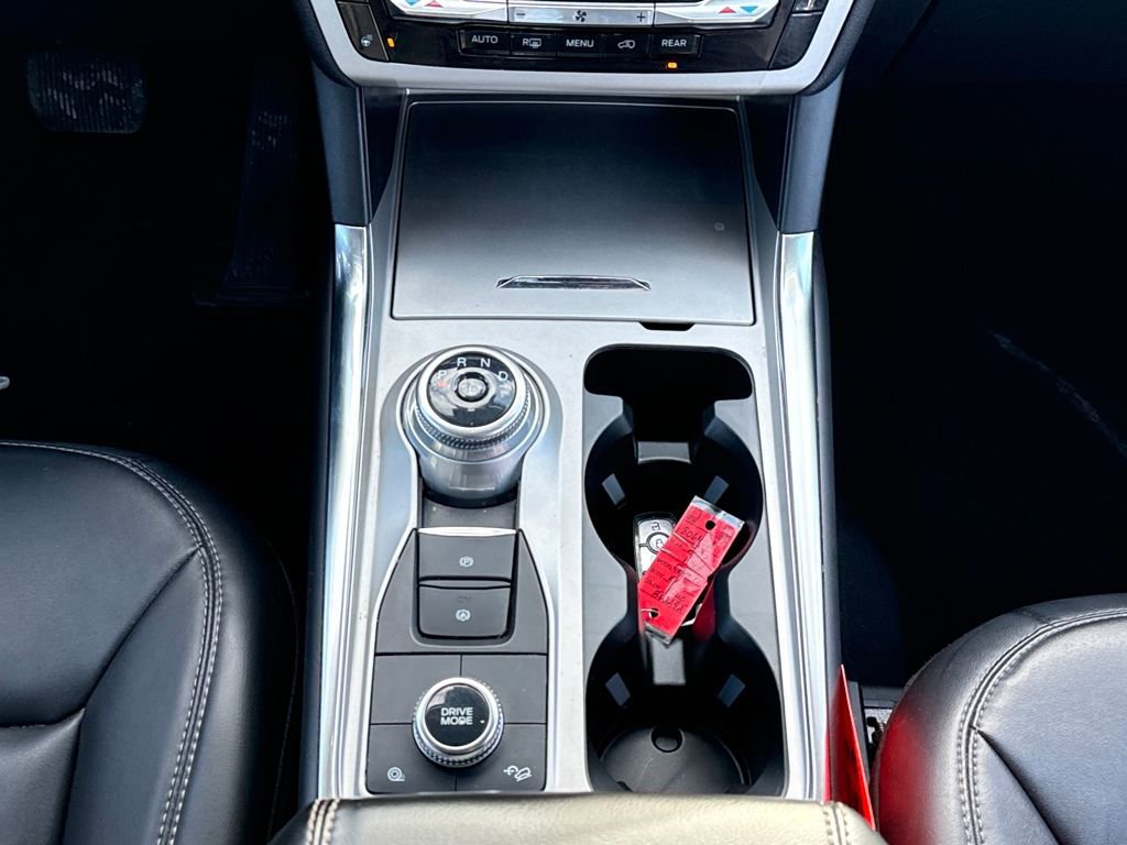 Certified 2022 Ford Explorer XLT w/ Equipment Group 202A image 13