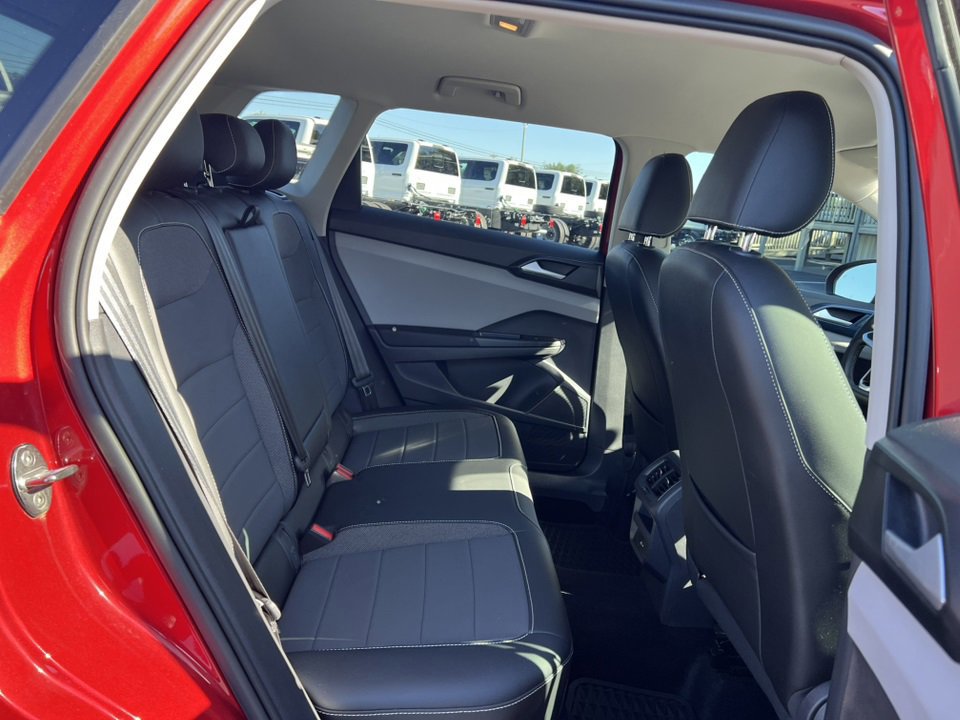 Used 2022 Volkswagen Taos SE image 13