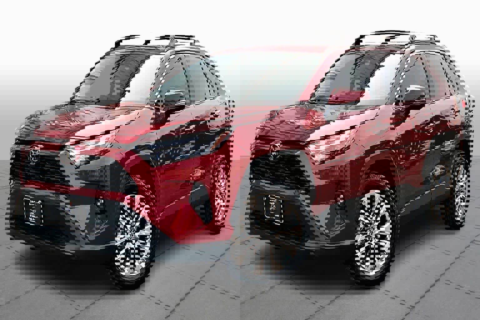 Used 2025 Toyota RAV4 XLE Premium image 6