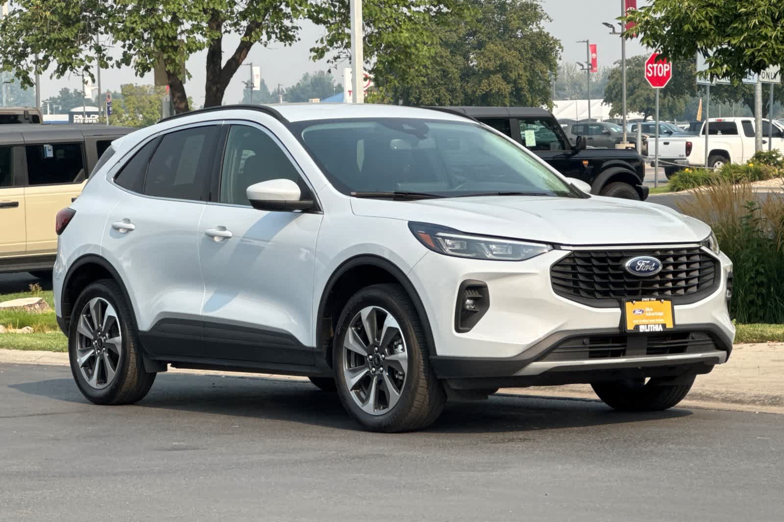 Certified 2025 Ford Escape Platinum AWD/4WD image 9