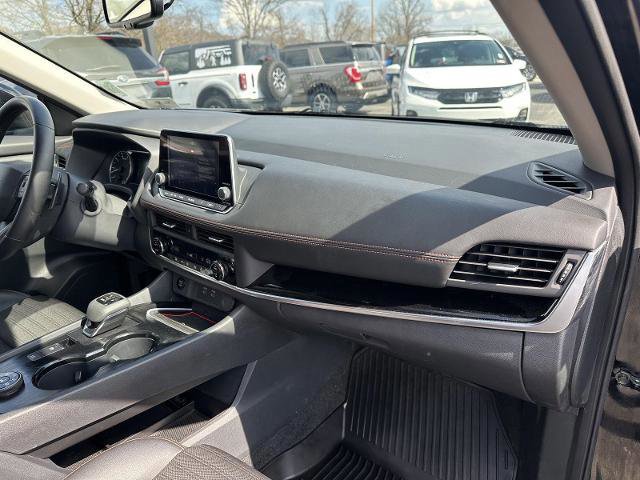 Used 2025 Nissan Rogue SV w/ Rock Creek Premium Package image 20