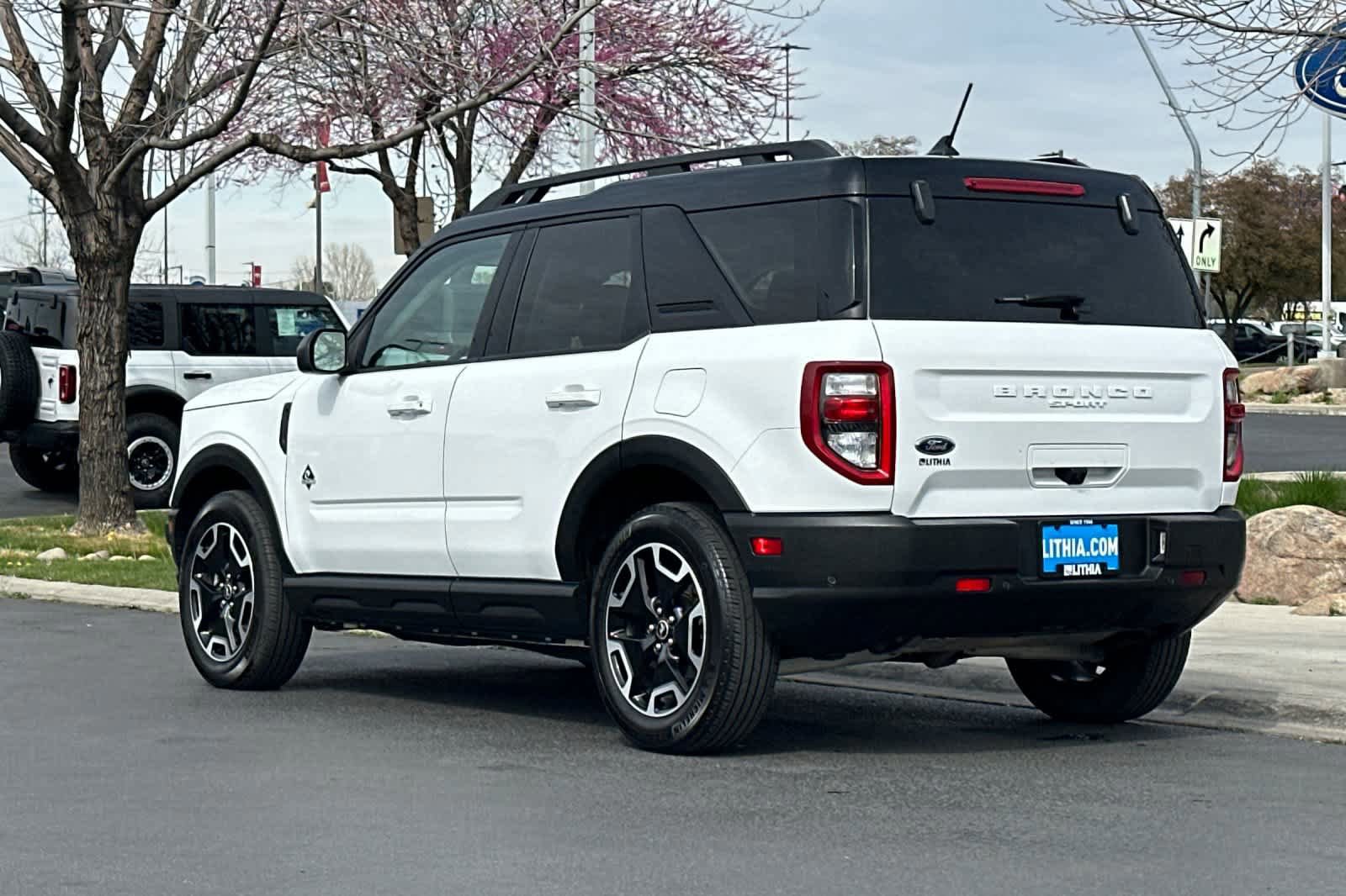 Certified 2024 Ford Bronco Sport Outer Banks w/ Tech Package AWD/4WD image 3