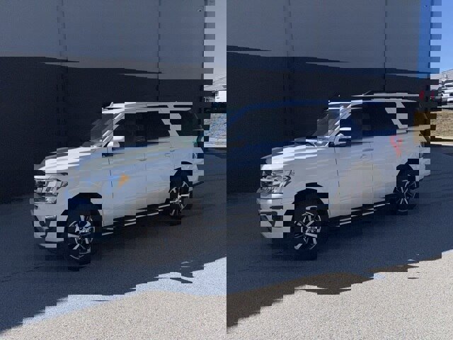 Certified 2020 Ford Expedition XLT w/ Equipment Group 202A image 3