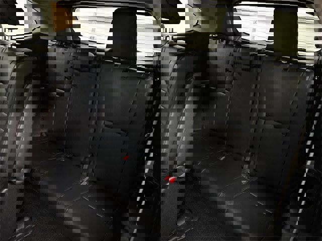 Used 2024 Toyota Highlander LE image 14