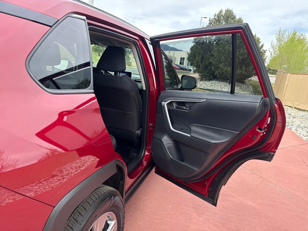 Used 2024 Toyota RAV4 LE image 21