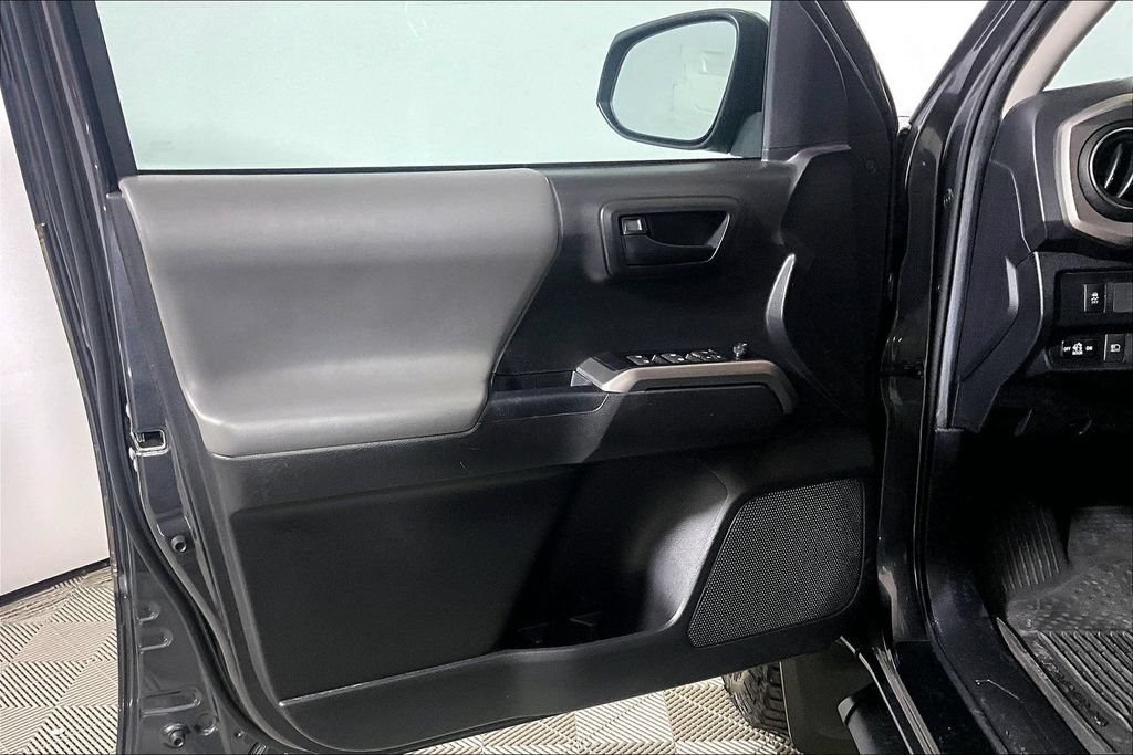 Used 2023 Toyota Tacoma SR5 RWD image 18