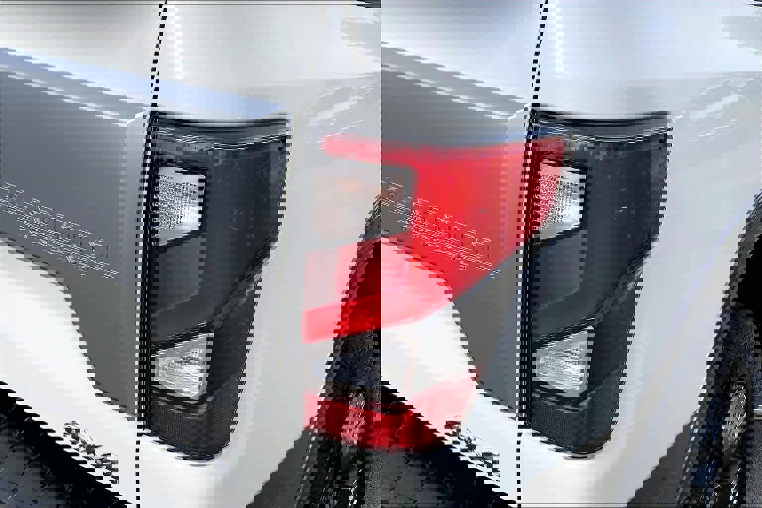 Used 2023 Nissan Titan Platinum Reserve w/ Moonroof Package image 26