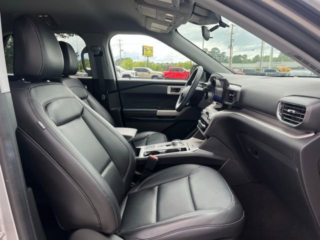 Certified 2023 Ford Explorer XLT w/ Equipment Group 202A RWD image 11