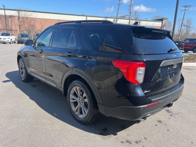 Certified 2021 Ford Explorer XLT w/ Equipment Group 202A image 8