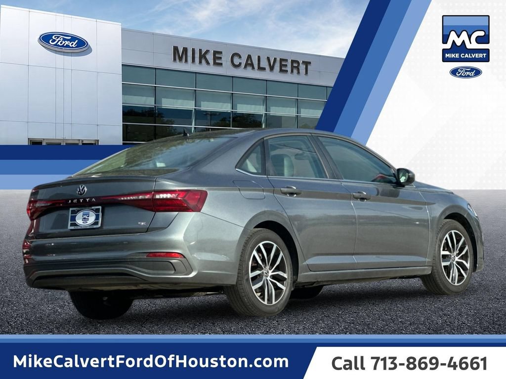 Used 2025 Volkswagen Jetta SE FWD image 5