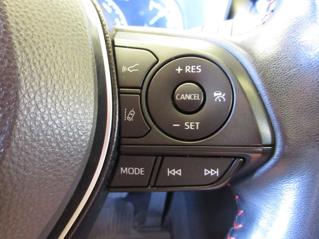 Used 2022 Toyota RAV4 XSE AWD/4WD image 17