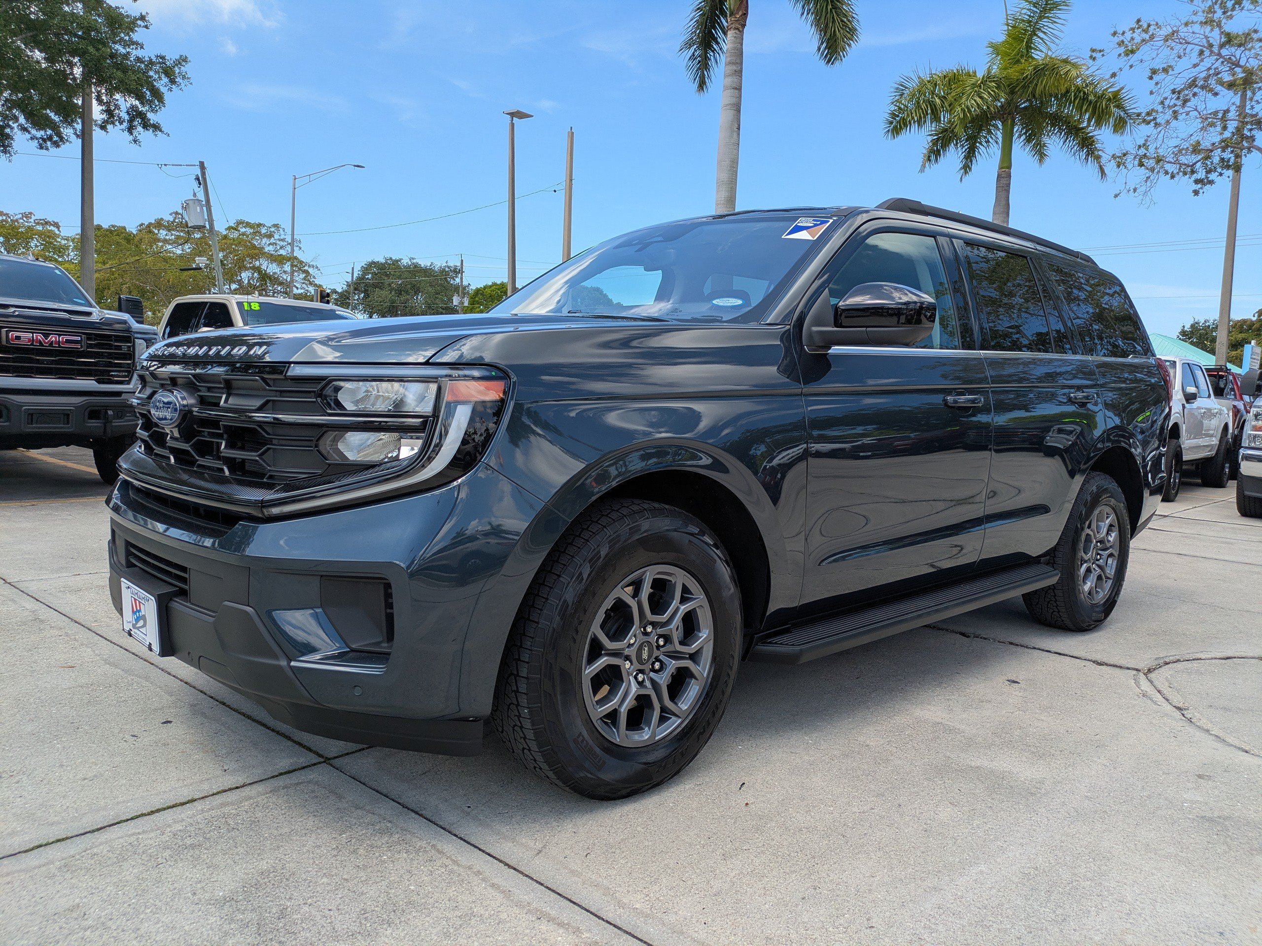 Certified 2025 Ford Expedition Active AWD/4WD image 7