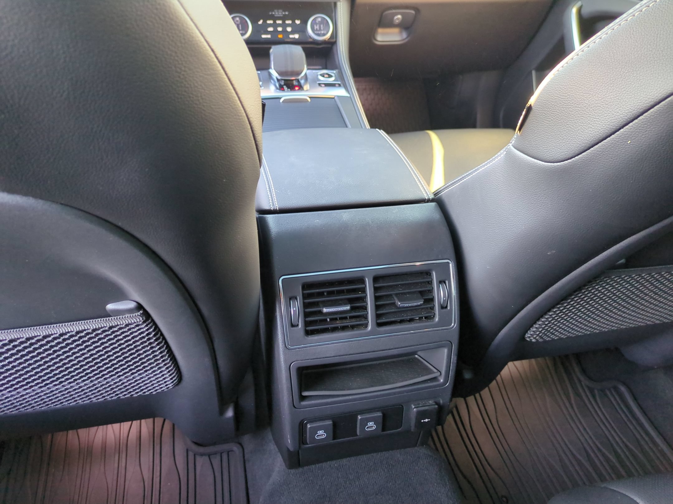 Used 2025 Jaguar F-PACE R-Dynamic S AWD/4WD image 33