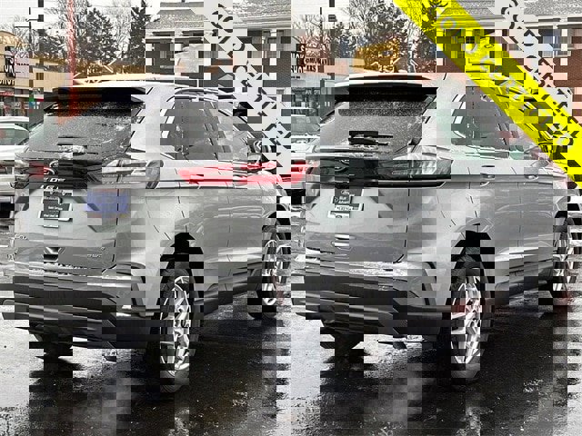 Certified 2024 Ford Edge SEL w/ Convenience Package image 2