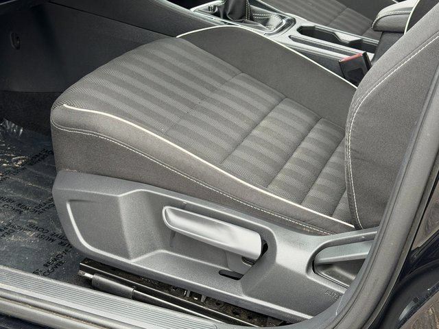 Used 2023 Volkswagen Jetta Sport FWD image 38
