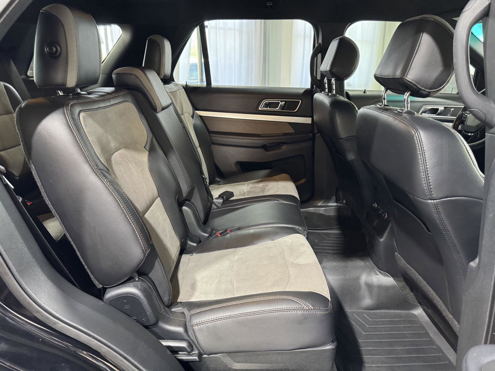 Certified 2017 Ford Explorer XLT w/ Equipment Group 202A FWD image 23