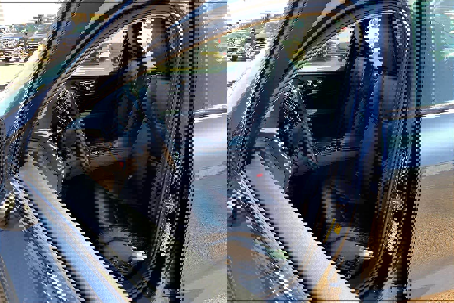 Used 2023 Volvo S60 B5 Plus image 10