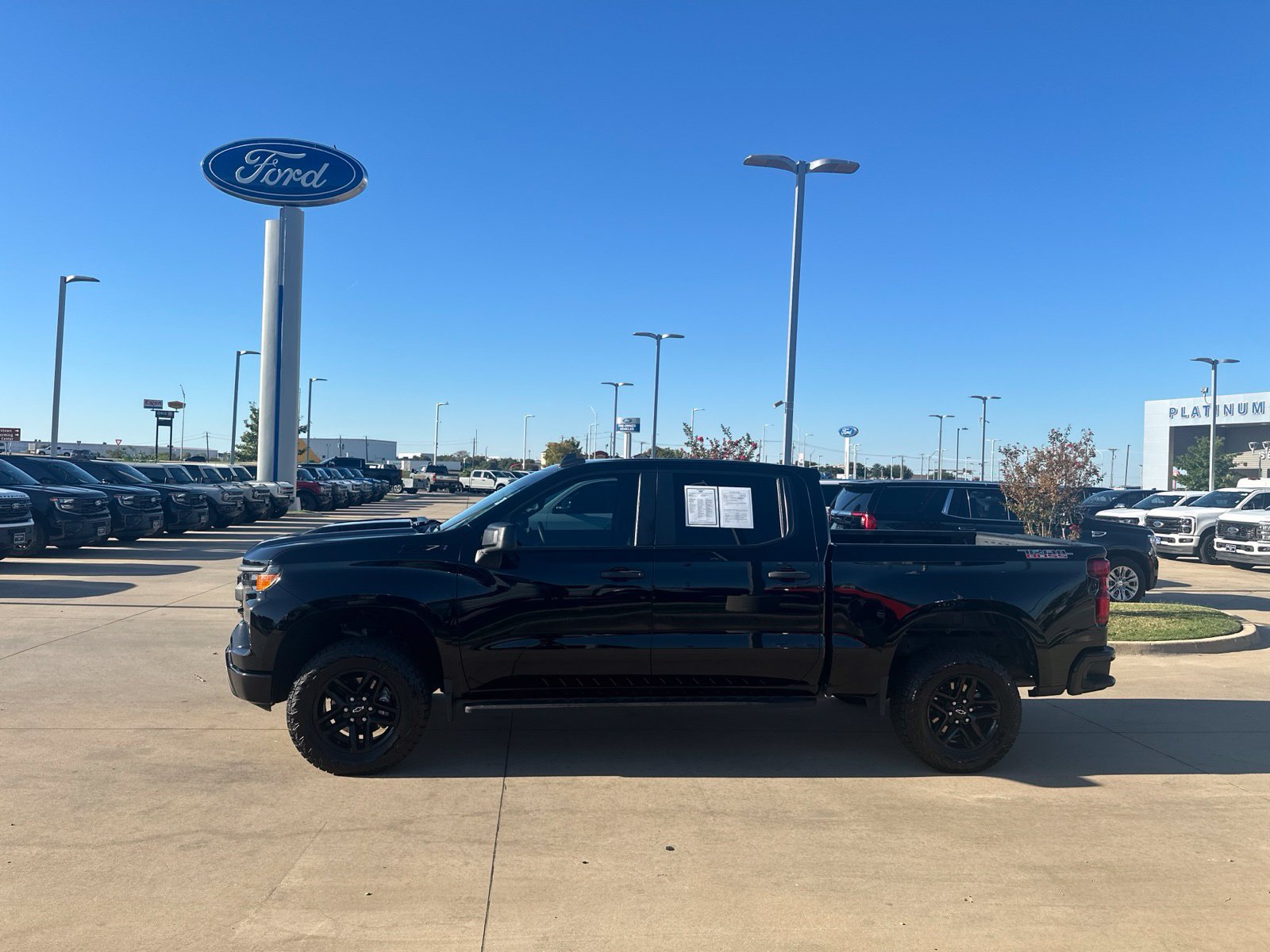 Used 2024 Chevrolet Silverado 1500 Custom Trail Boss w/ LPO, Dark Essentials Package AWD/4WD image 2
