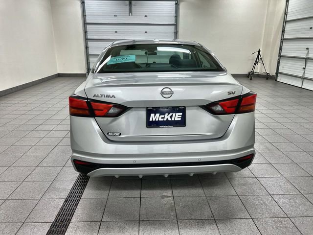 Used 2024 Nissan Altima 2.5 SV image 2