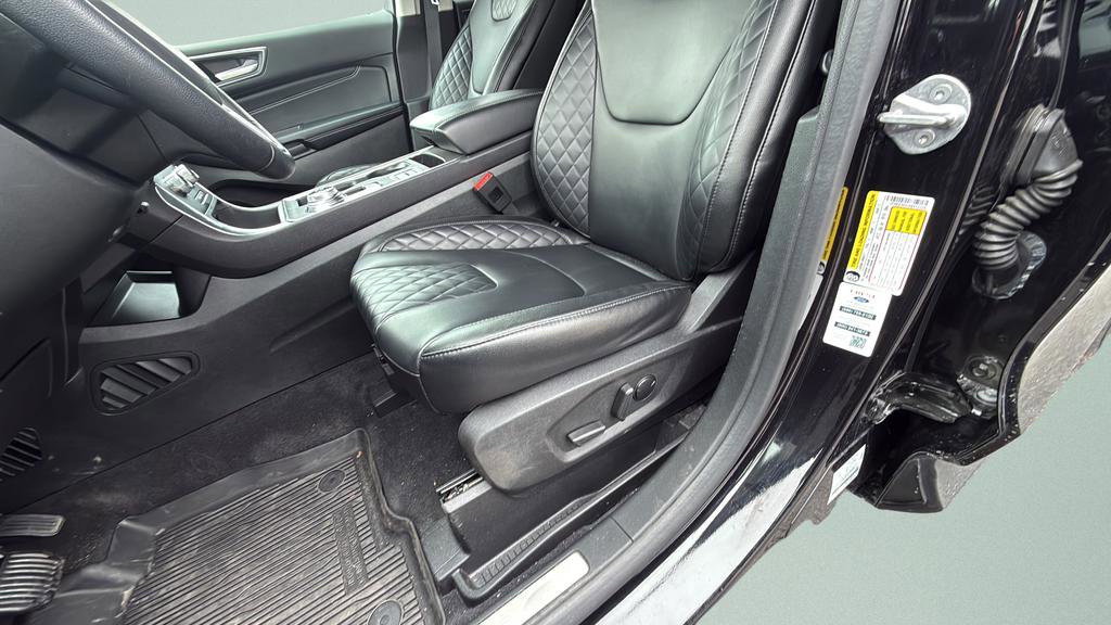Certified 2024 Ford Edge Titanium AWD/4WD image 34