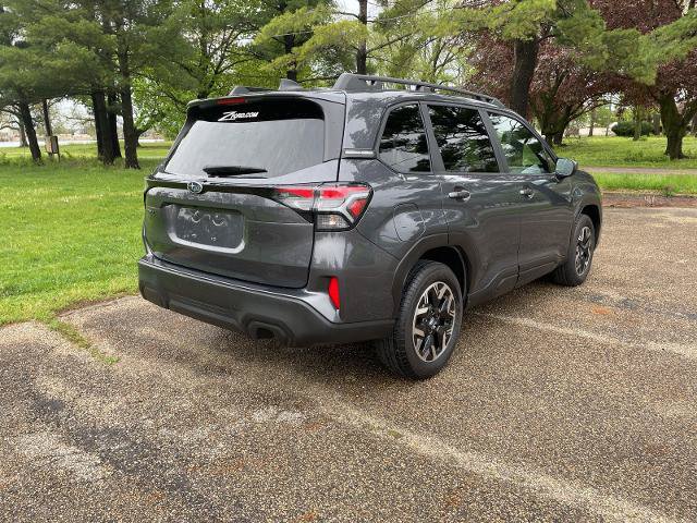Used 2025 Subaru Forester Premium AWD/4WD image 7