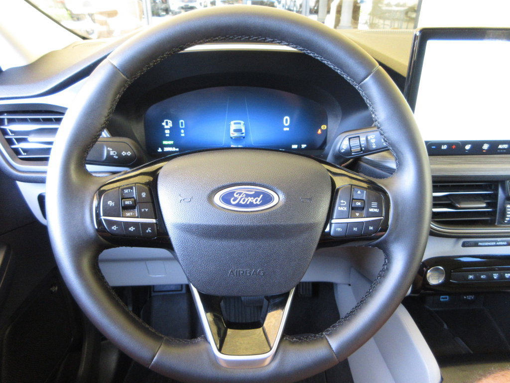 Certified 2023 Ford Escape SE w/ PHEV Premium Package FWD image 15