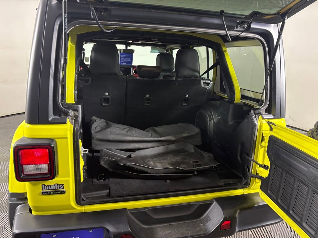 Used 2023 Jeep Wrangler Unlimited Rubicon w/ Cold Weather Group image 32