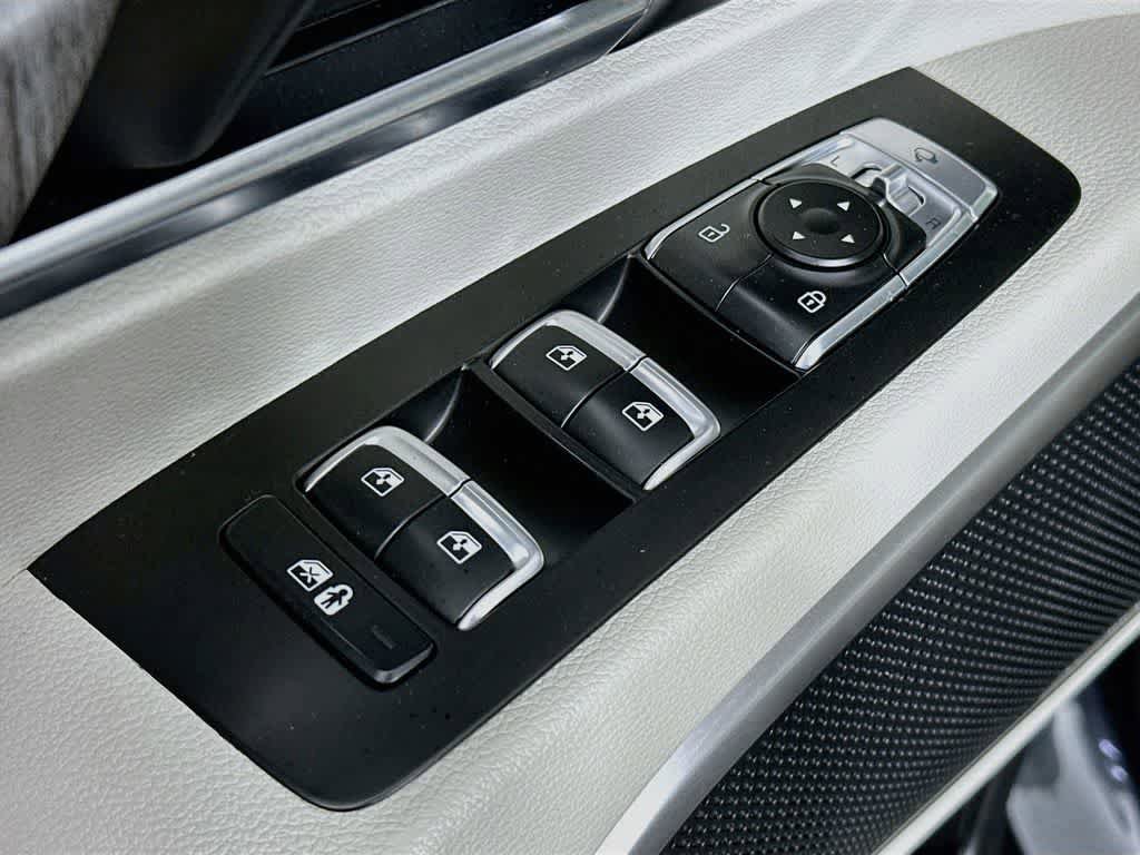Used 2024 Kia Telluride EX w/ EX Captain's Chair Package FWD image 30