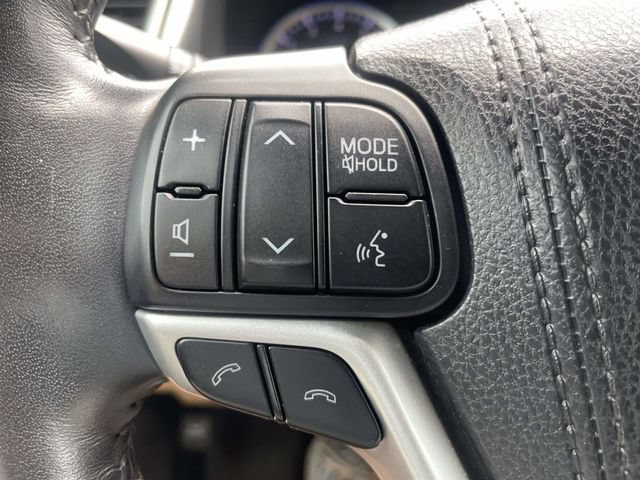Used 2017 Toyota Highlander Limited Platinum AWD/4WD image 23