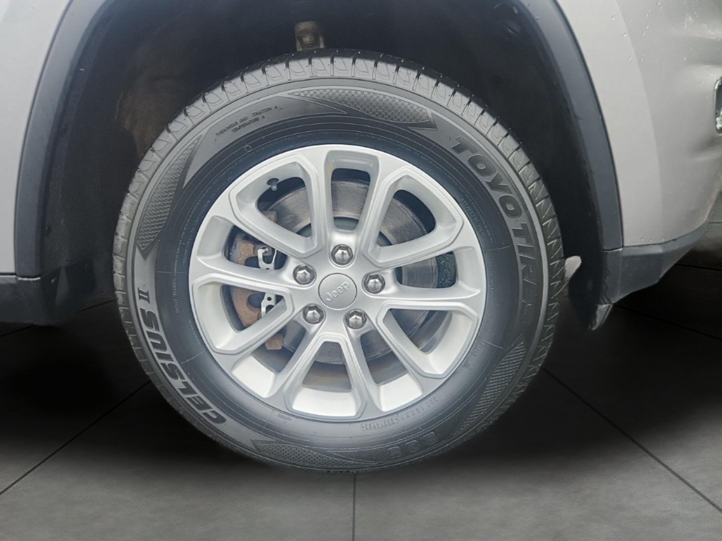 Used 2021 Jeep Grand Cherokee Laredo AWD/4WD image 5