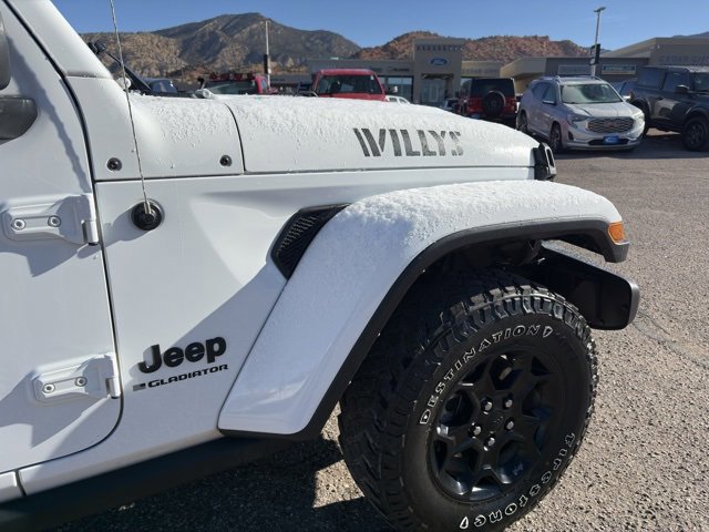 Used 2023 Jeep Gladiator Willys image 13