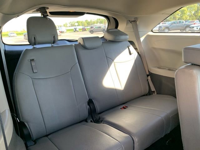 Used 2023 Toyota Sienna XLE image 19