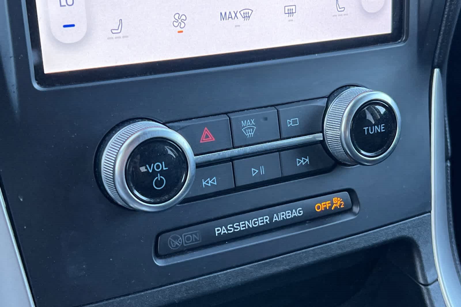 Certified 2024 Ford Edge SEL image 22