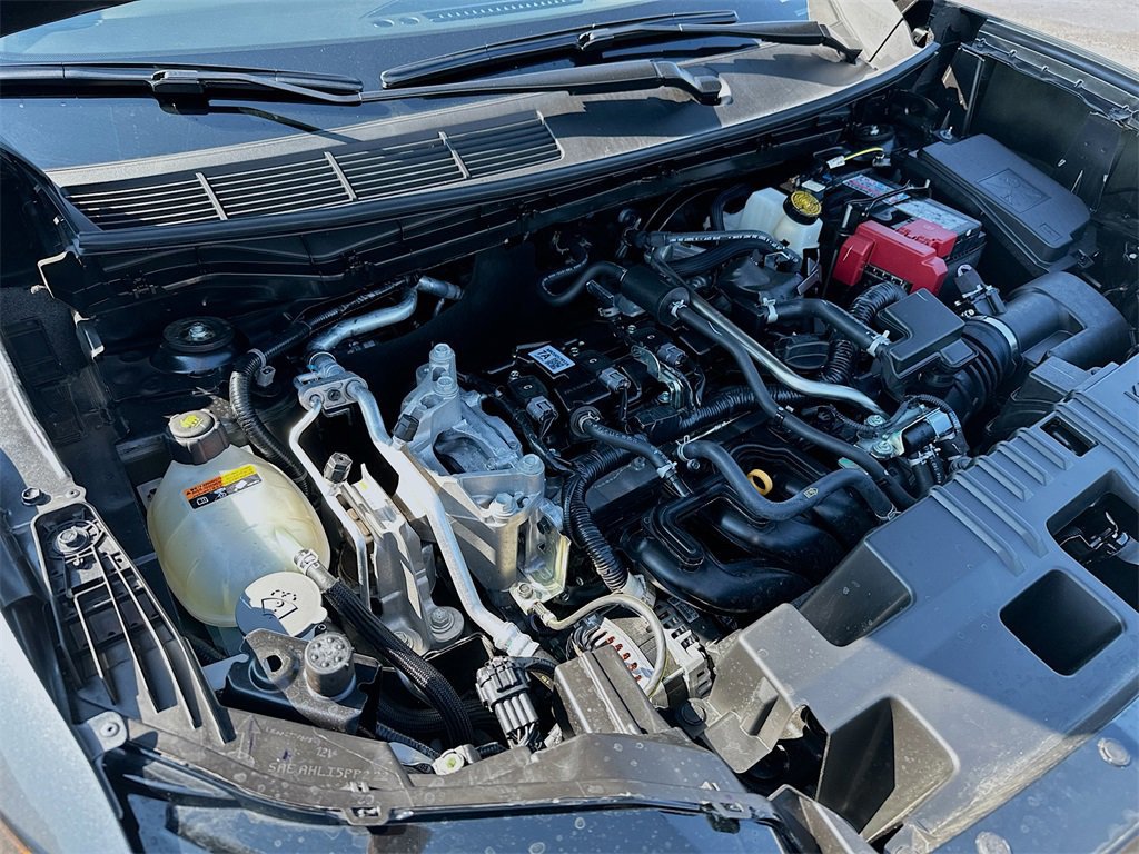 Used 2025 Nissan Kicks SR image 26