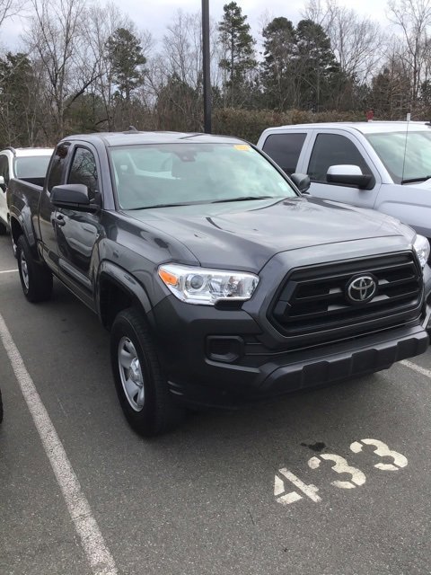 Used 2022 Toyota Tacoma SR image 4