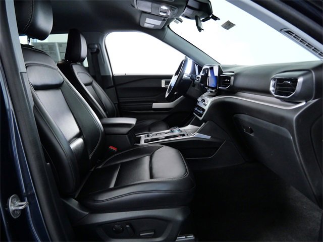 Certified 2022 Ford Explorer XLT w/ Equipment Group 202A image 11
