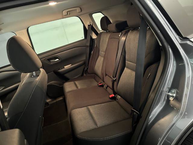 Used 2024 Nissan Rogue SV FWD image 31