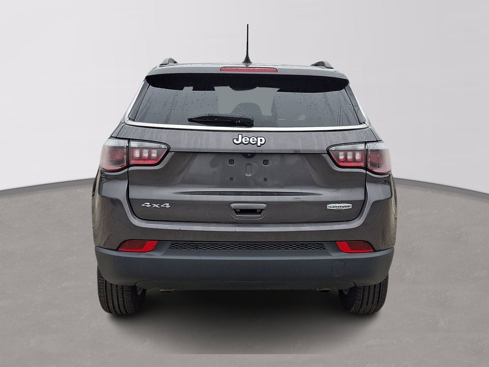 Used 2024 Jeep Compass Latitude image 5