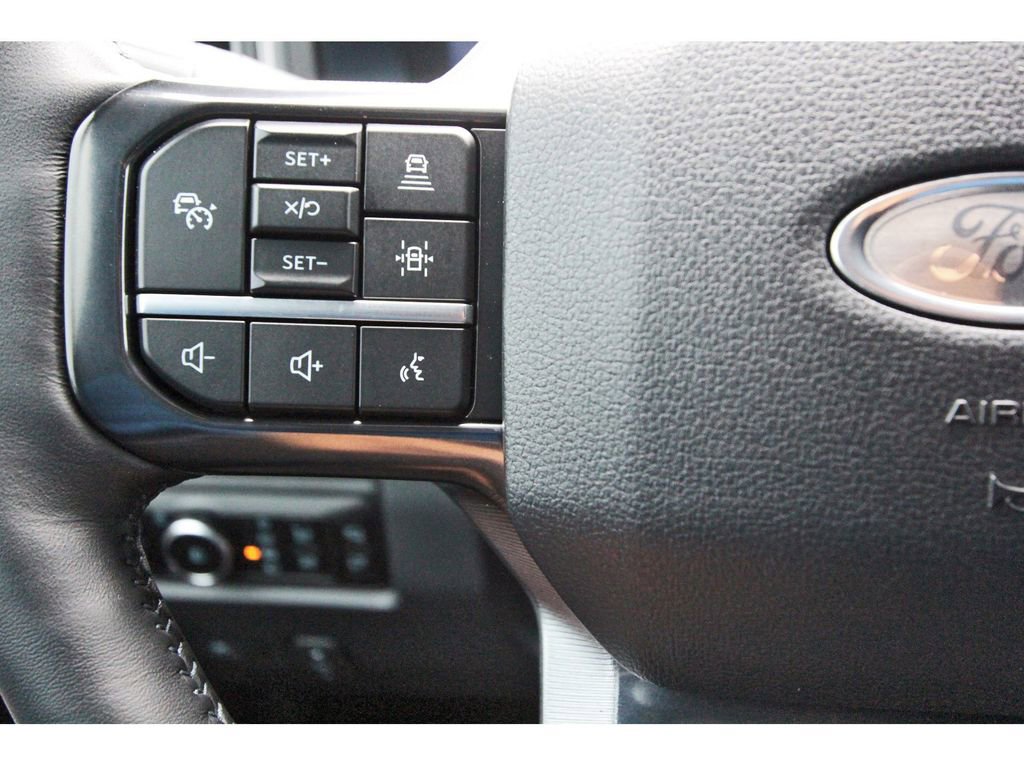 Certified 2025 Ford F350 Platinum w/ FX4 Off-Road Package AWD/4WD image 18