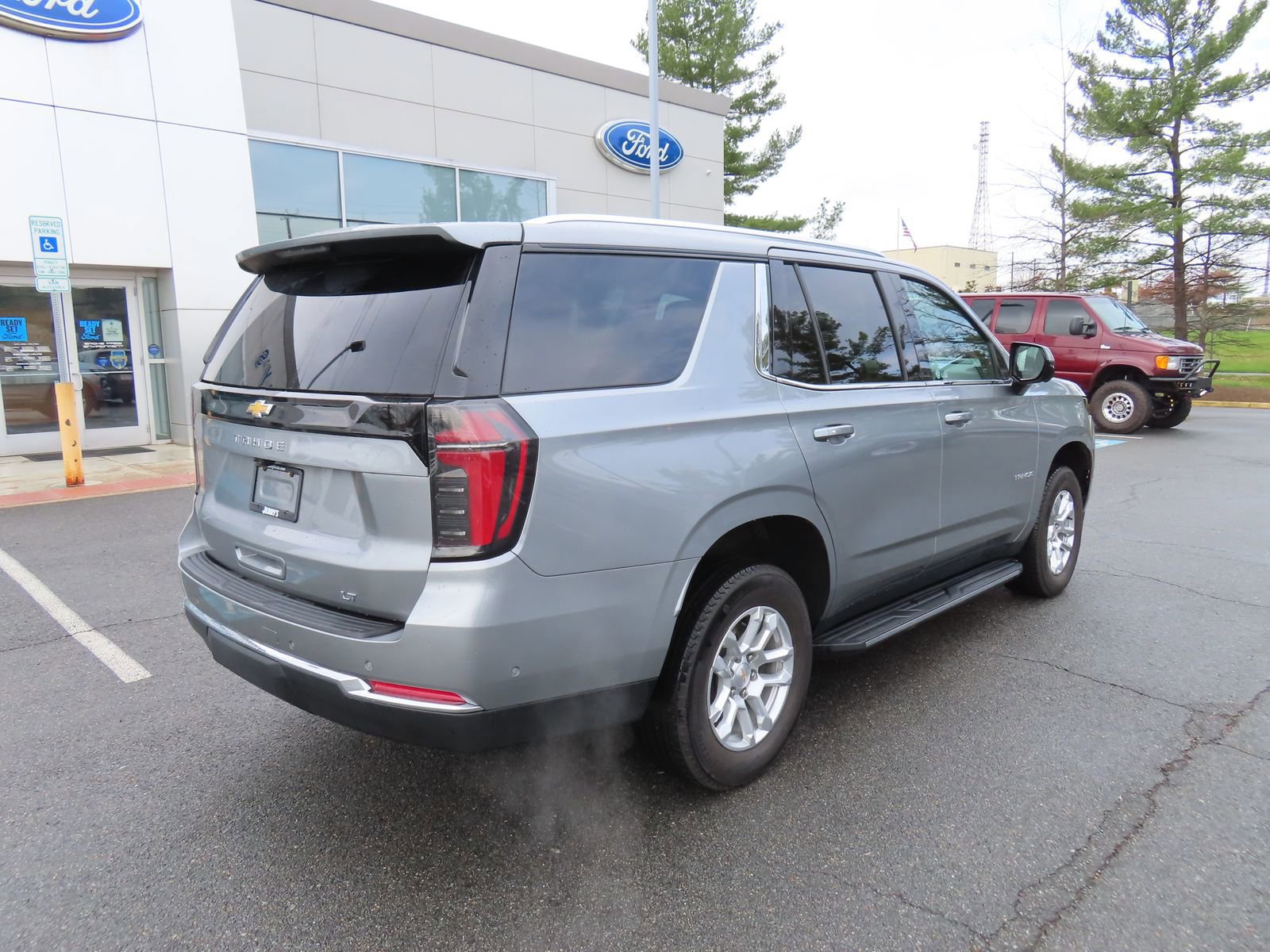Used 2025 Chevrolet Tahoe LT image 7