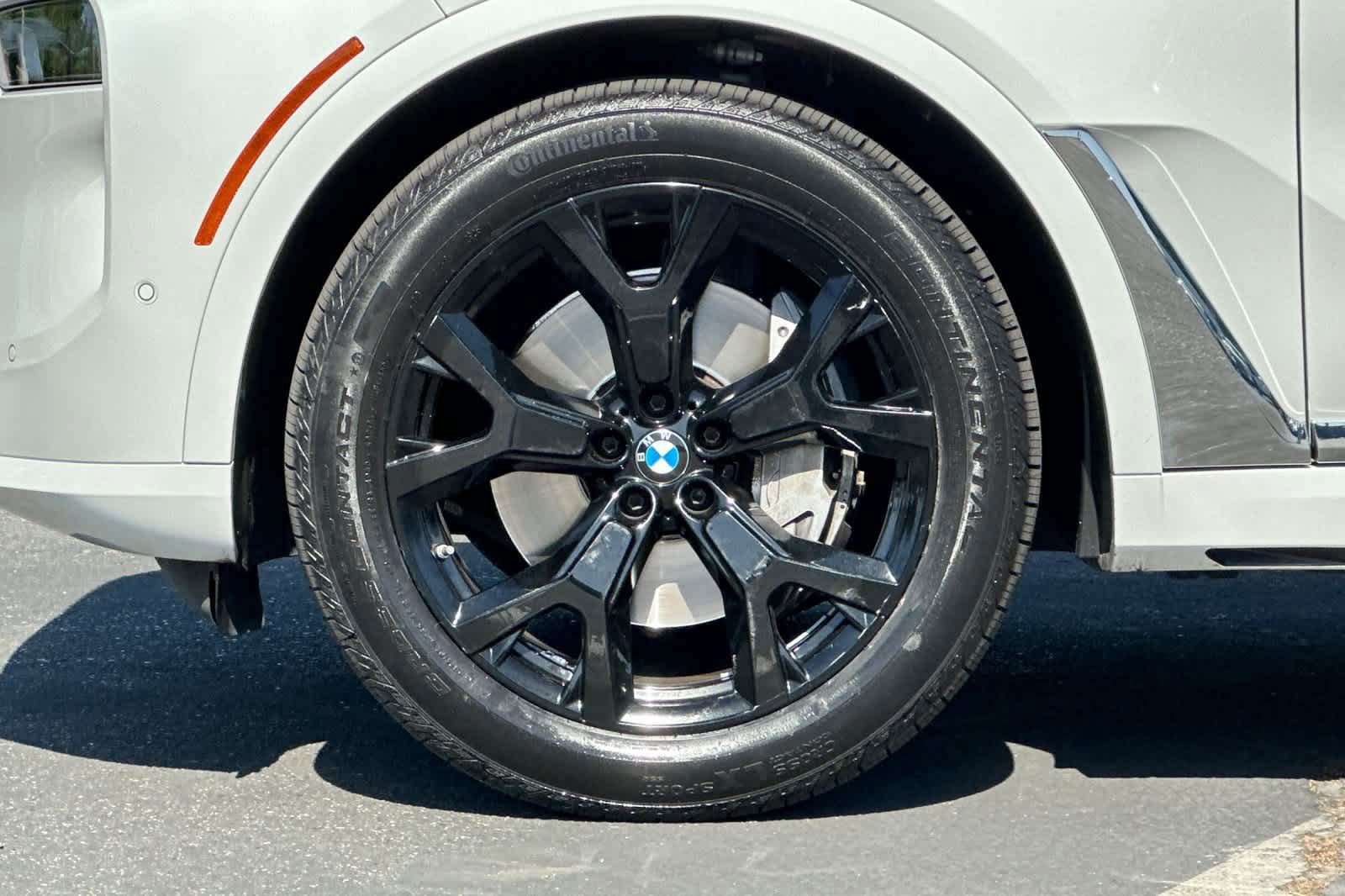 Used 2023 BMW X7 xDrive40i w/ Premium Package image 27